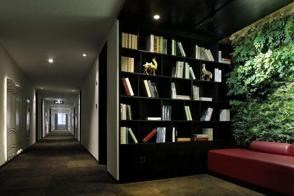 Ease House Luoyang Hotel Луоян Екстериор снимка