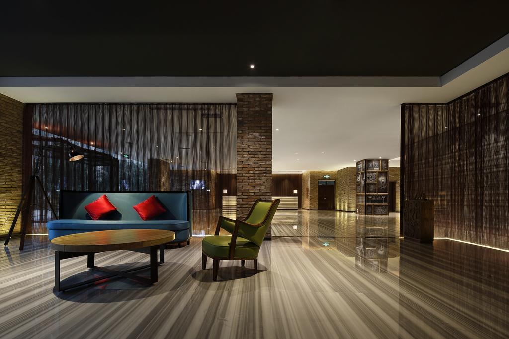 Ease House Luoyang Hotel Луоян Екстериор снимка